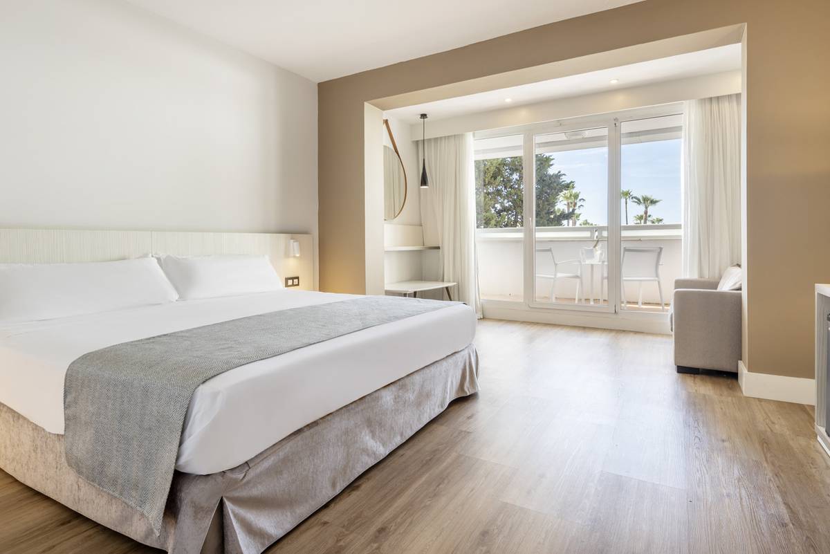 Triple room Hotel ILUNION Islantilla Huelva