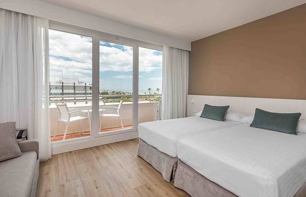Book your getaway in advance! Hotel ILUNION Islantilla Huelva
